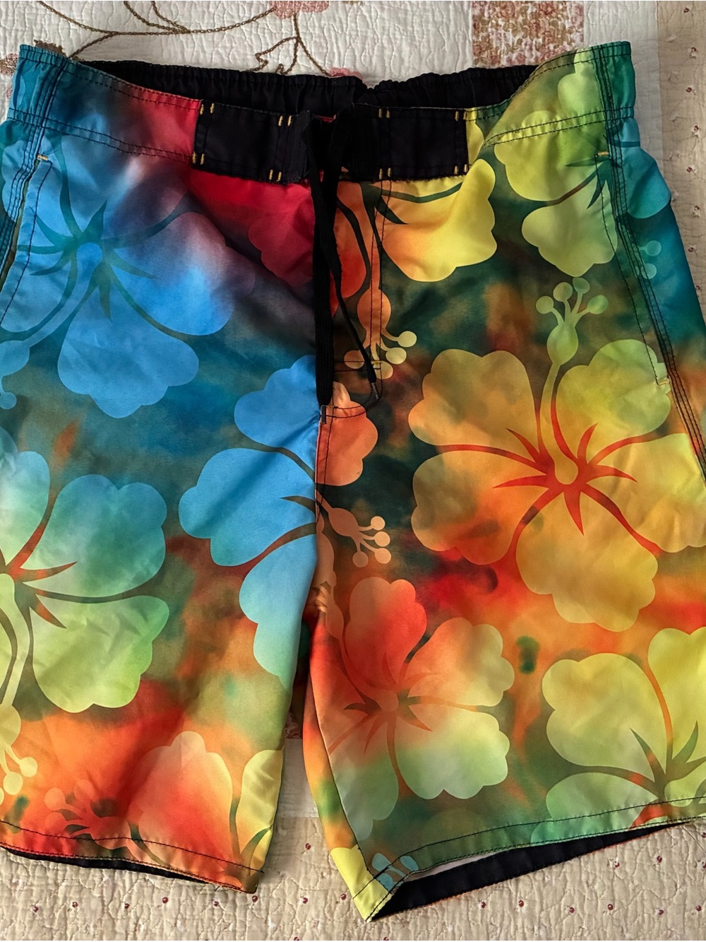 Joe Boxer Men's Hawaiian Floral Print Swim Shorts- medium